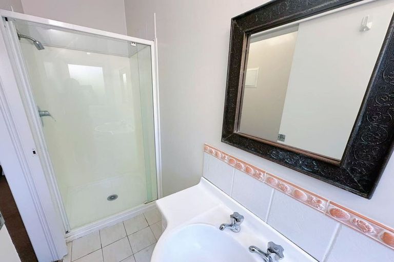 Photo of property in 32 Regent Street, Devonport, Auckland, 0624