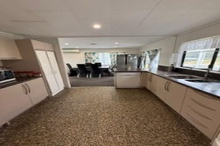 Photo of property in 6 Forglen Place, Tawa, Wellington, 5028