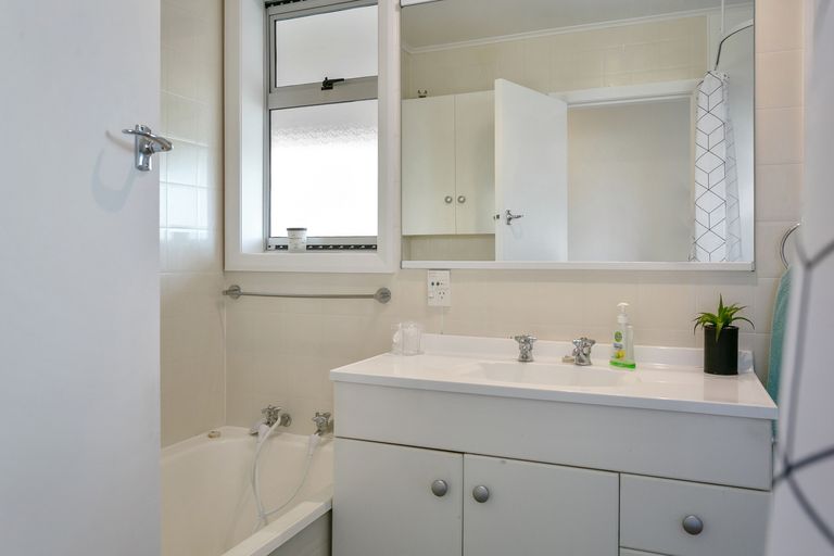 Photo of property in 35 Grosvenor Street, Cambridge, 3434