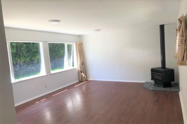 Photo of property in 142 Parkvale Road, Karori, Wellington, 6012