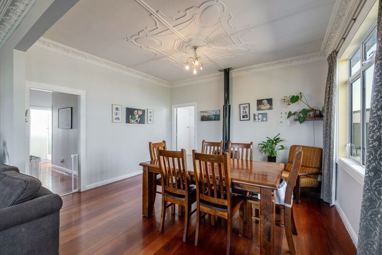 Photo of property in 5 Perrin Place, Kelvin Grove, Palmerston North, 4414