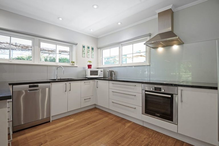 Photo of property in 12 Regia Close, Half Moon Bay, Auckland, 2012