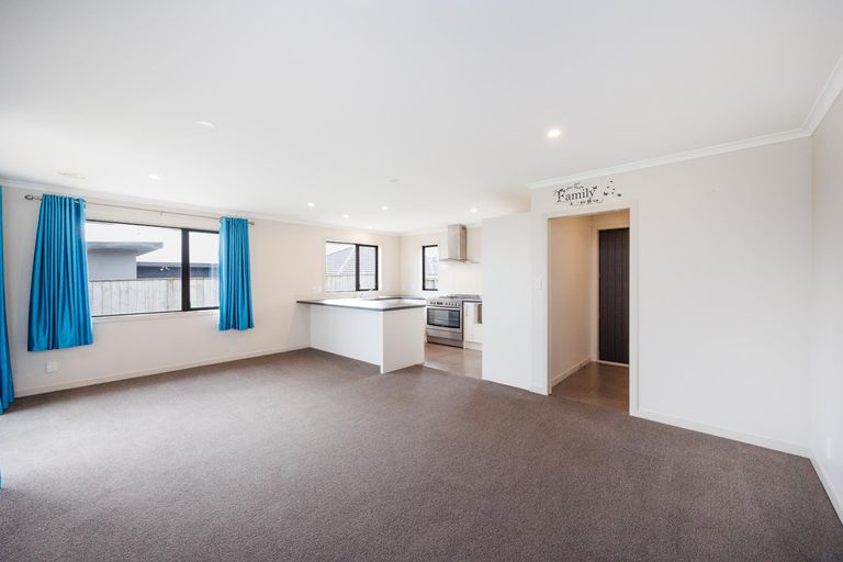 Photo of property in 8 Gibraltar Way, Fitzherbert, Palmerston North, 4410