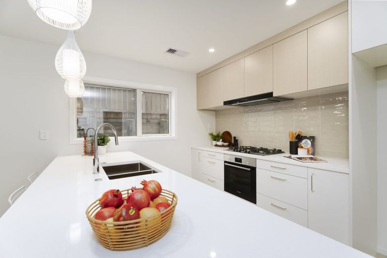 Photo of property in 1 Pine Hill Rise, Glenside, Wellington, 6037