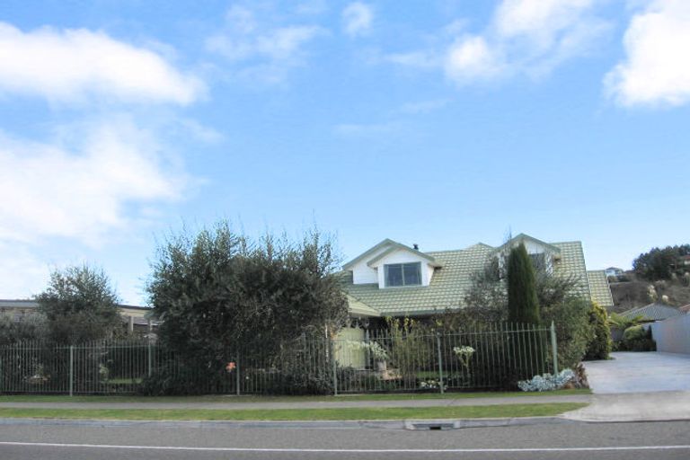 Photo of property in 90 Church Road, Taradale, Napier, 4112