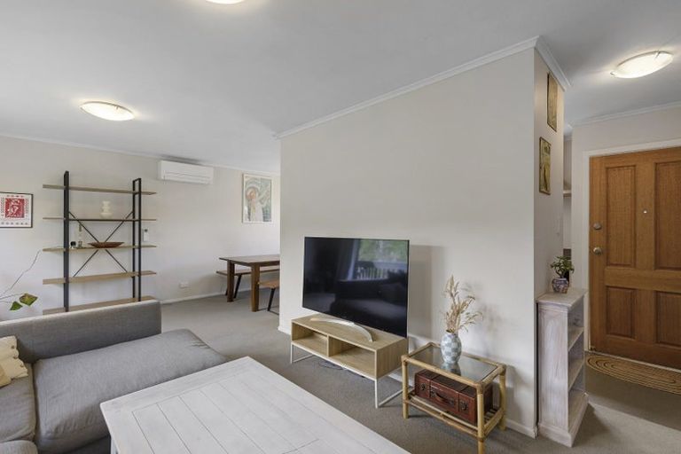 Photo of property in 2 Amos Way, Kingston, Wellington, 6021