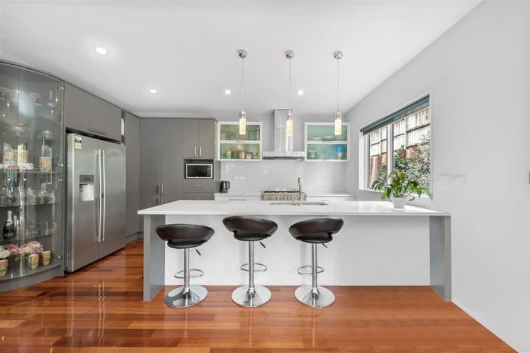 Photo of property in 10 Lucca Crescent, Flat Bush, Auckland, 2019