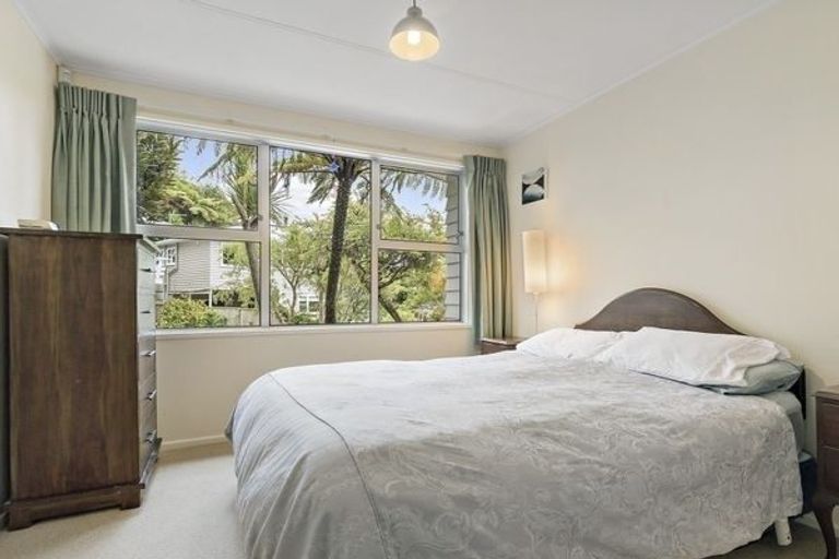 Photo of property in 5 Monmouth Way, Wilton, Wellington, 6012