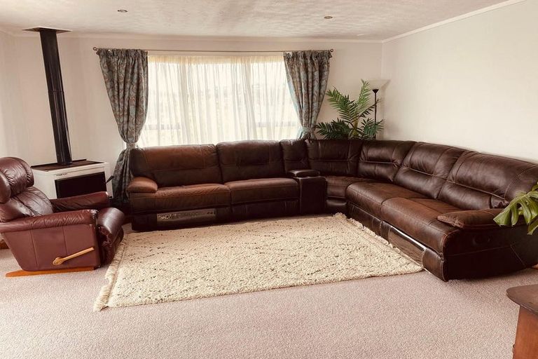 Photo of property in 11 Te Kiteroa Grove, Churton Park, Wellington, 6037