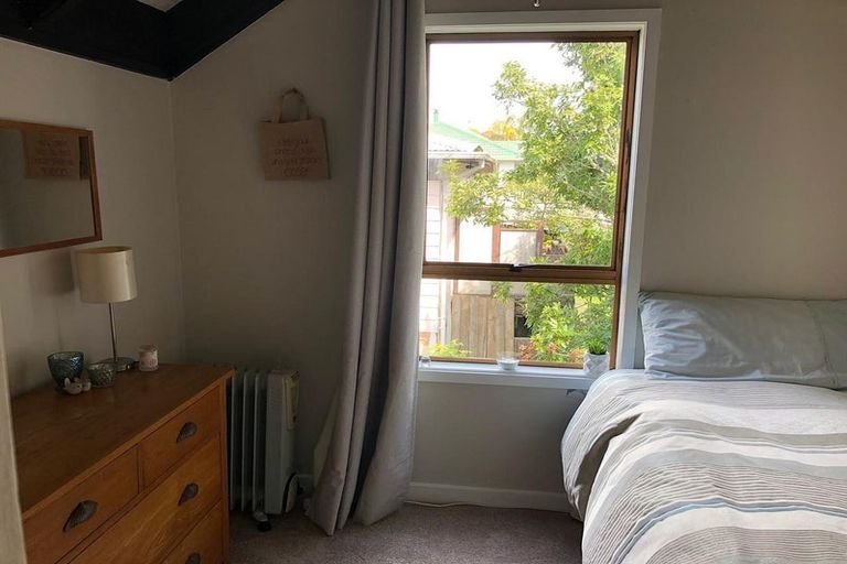 Photo of property in 2/36 Koromiko Street, New Lynn, Auckland, 0600