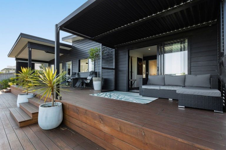 Photo of property in 11 Mermaid Place, Whitianga, 3510