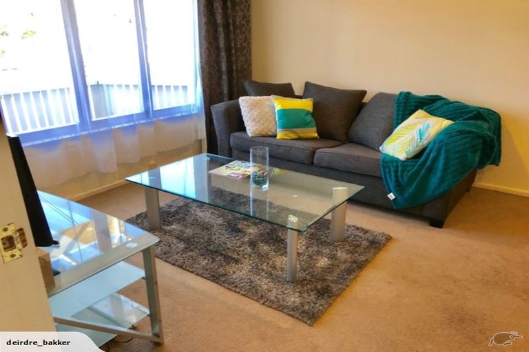 Photo of property in 2 Kopiko Way, Brooklyn, Wellington, 6021