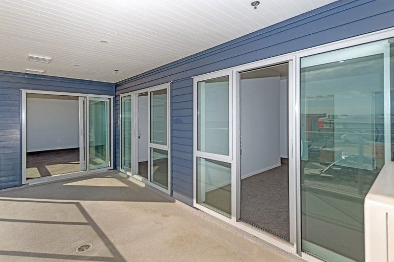 Photo of property in Marina View Apartments, 201/4 Reads Quay, Gisborne, 4010