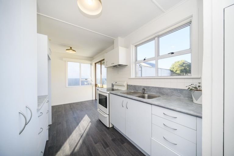 Photo of property in 928 Tremaine Avenue, Roslyn, Palmerston North, 4414