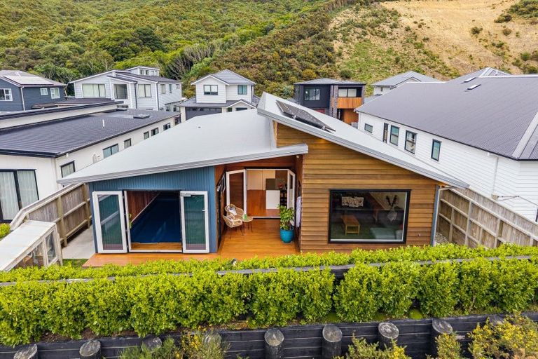 Photo of property in 3 Ramarama Lane, Crofton Downs, Wellington, 6035