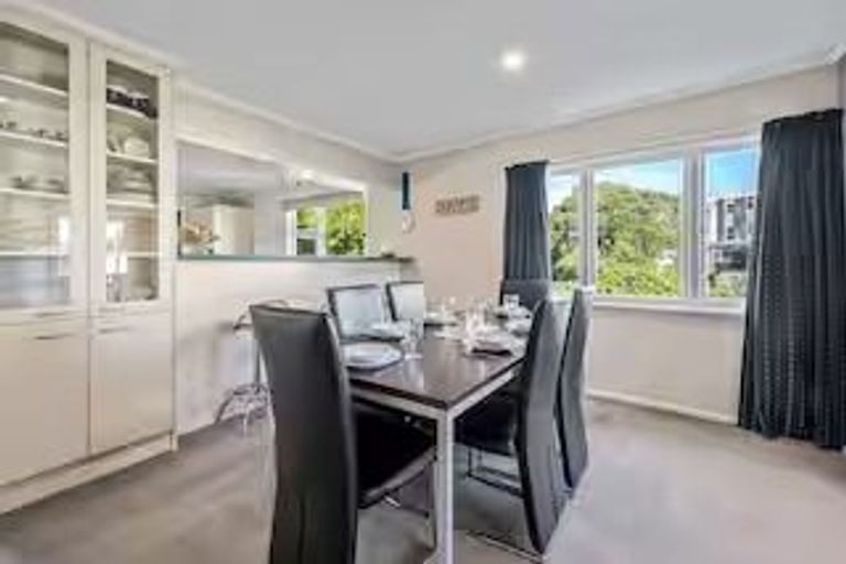 Photo of property in 8 Marine Parade, Paraparaumu Beach, Paraparaumu, 5032