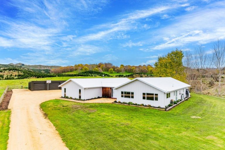 Photo of property in 2506 Kahuranaki Road, Elsthorpe, Havelock North, 4295