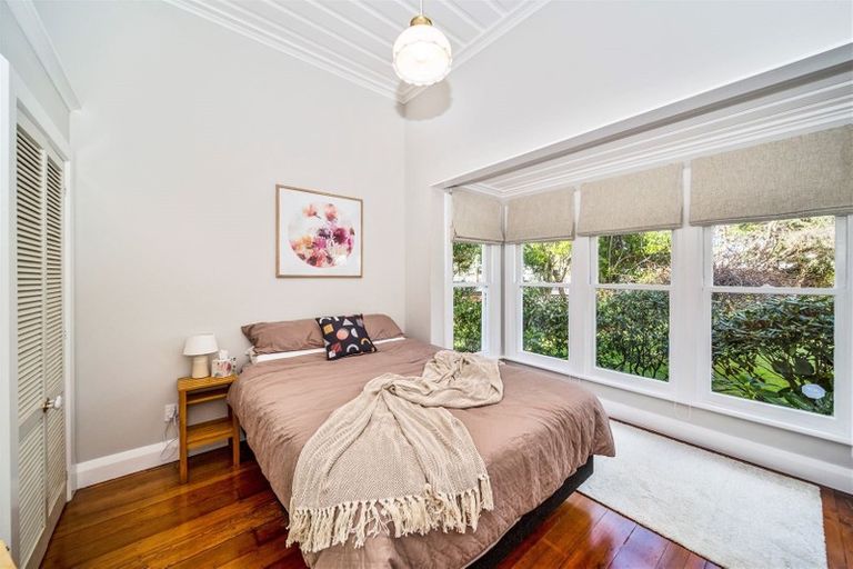 Photo of property in 1 Hunter Street, Hawera, 4610