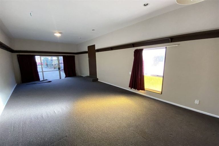 Photo of property in 6 Wyatt Place, Russley, Christchurch, 8042