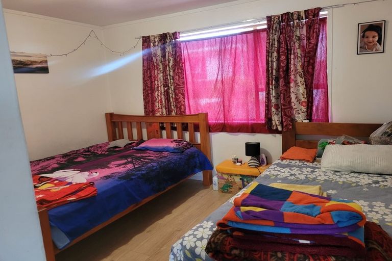 Photo of property in 2/3204 Great North Road, New Lynn, Auckland, 0600