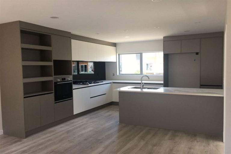 Photo of property in 4 Meritage Lane, Te Atatu South, Auckland, 0610