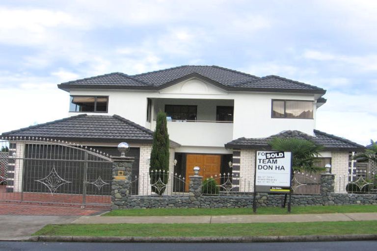 Photo of property in 11 Bougainvillaea Terrace, Goodwood Heights, Auckland, 2105