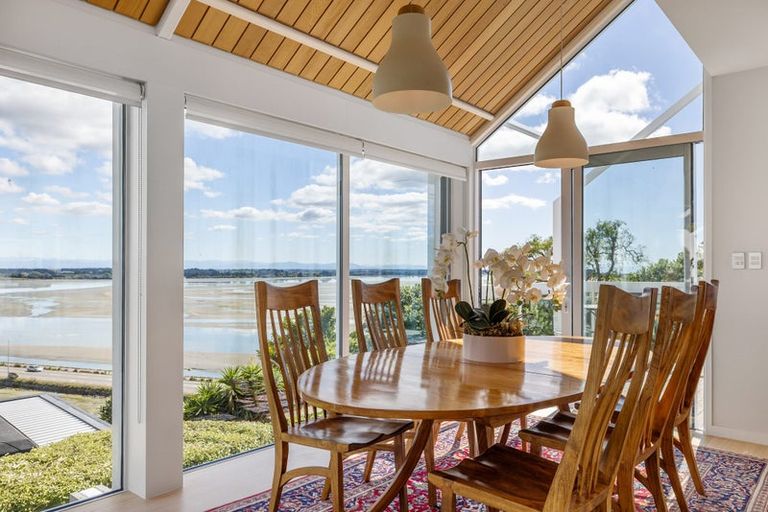 Photo of property in 12 Balmoral Lane, Redcliffs, Christchurch, 8081