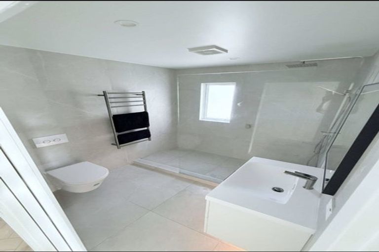 Photo of property in 174 Nevay Road, Karaka Bays, Wellington, 6022