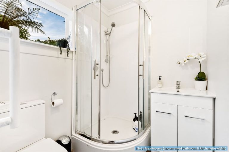 Photo of property in 9 Old North Road, Orewa, 0931