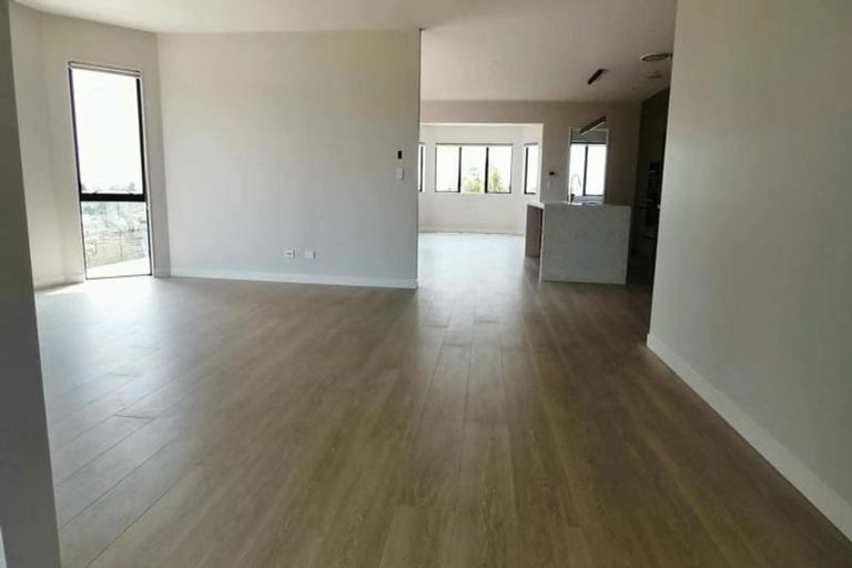 Photo of property in 30 Spyglass Street, Red Beach, 0932