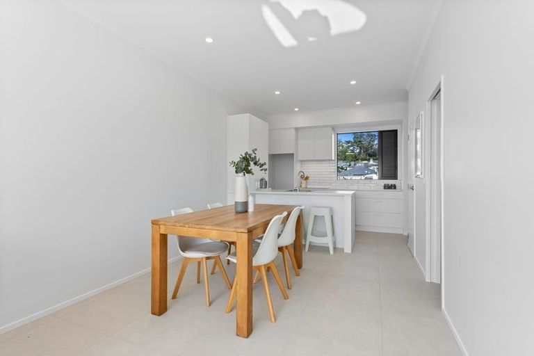 Photo of property in 42 Cambie Avenue, Red Beach, 0932