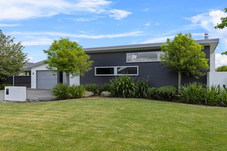 Photo of property in 17 Jacqueline Drive, West Melton, 7618