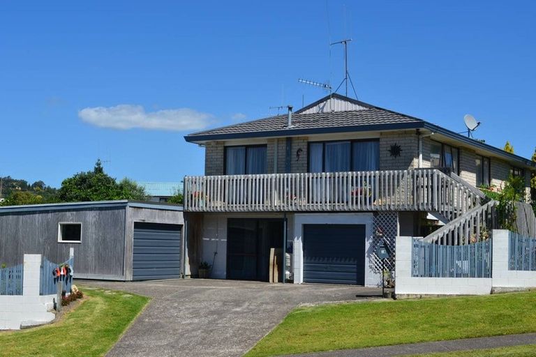 Photo of property in 18 James Cook Drive, Welcome Bay, Tauranga, 3112