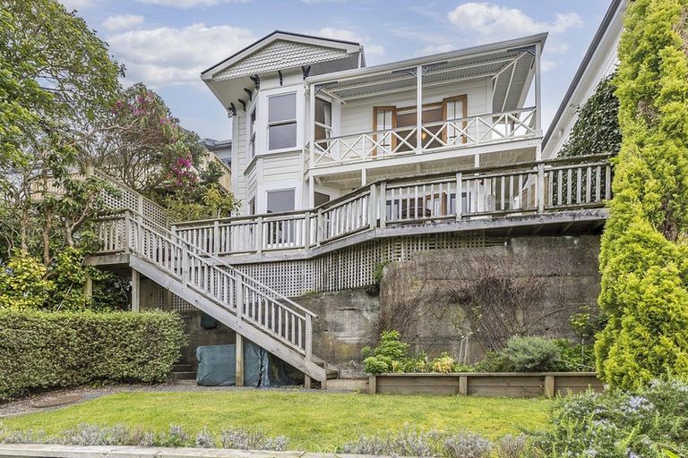 Photo of property in 35 Karepa Street, Brooklyn, Wellington, 6021