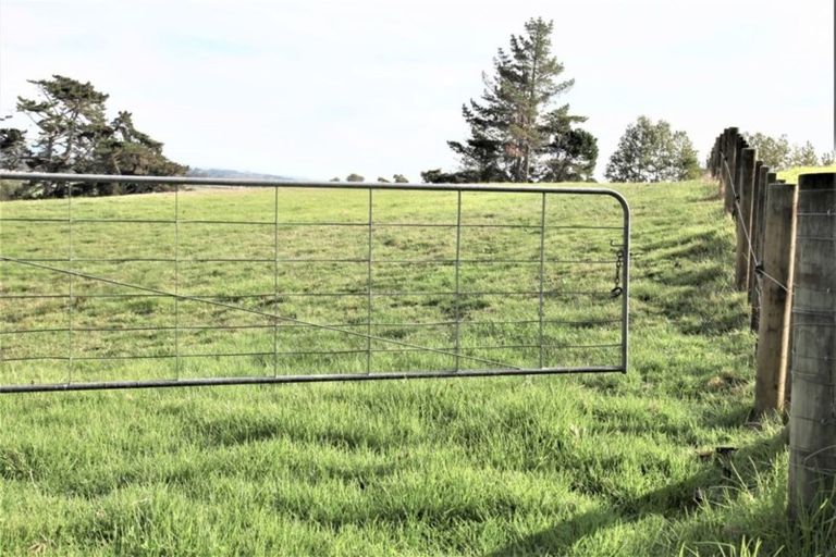 Photo of property in 181 Mangakura Road, Helensville, 0875