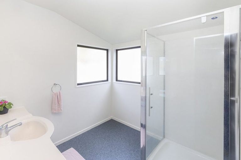 Photo of property in 32a Farquhars Road, Redwood, Christchurch, 8051