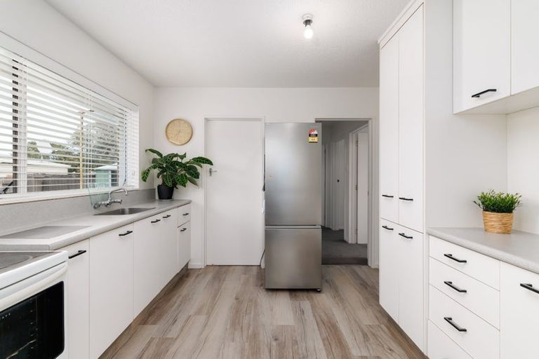 Photo of property in 1/17 Tamarisk Place, Parklands, Christchurch, 8083
