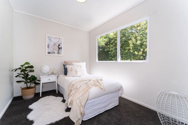 Photo of property in 22a Lyford Crescent, Sunnynook, Auckland, 0620