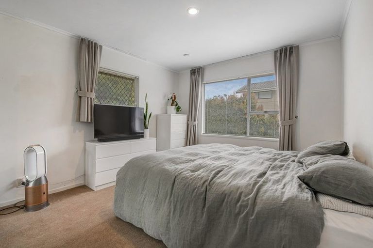 Photo of property in 9 Bryers Place, Bayview, Auckland, 0629