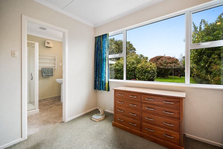 Photo of property in 11 Oxford Street, Marton, 4710