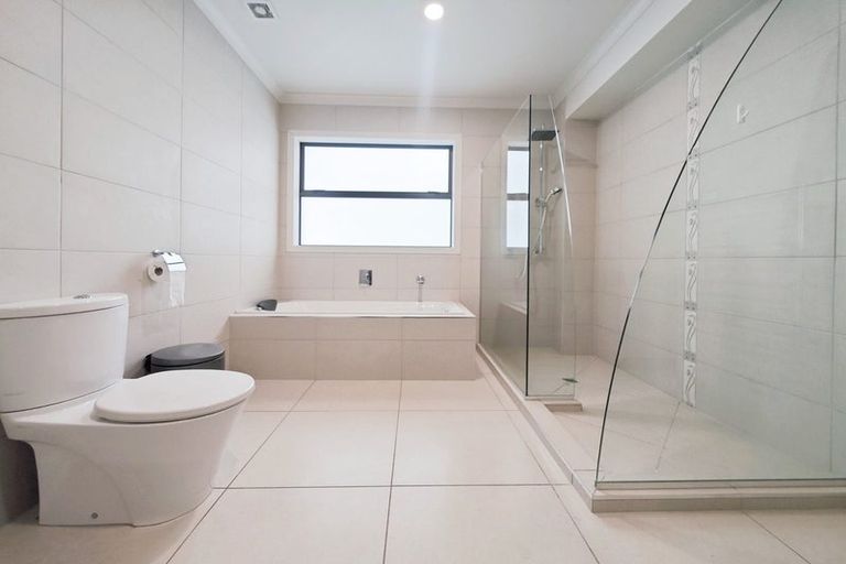 Photo of property in 4 Montrose Terrace, Mairangi Bay, Auckland, 0630