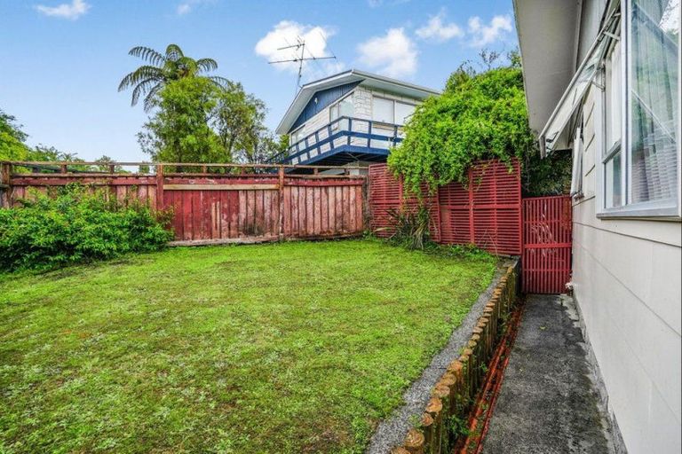 Photo of property in 49 Norana Road, Timberlea, Upper Hutt, 5018