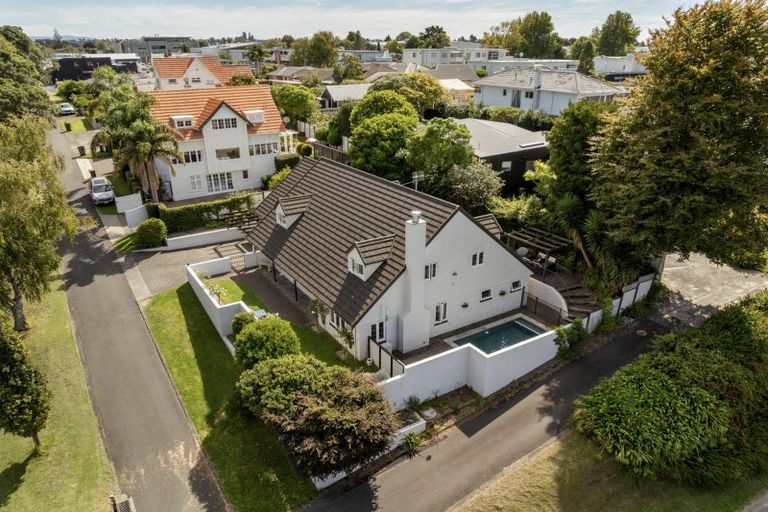 Photo of property in 77 Eleventh Avenue, Tauranga, 3110