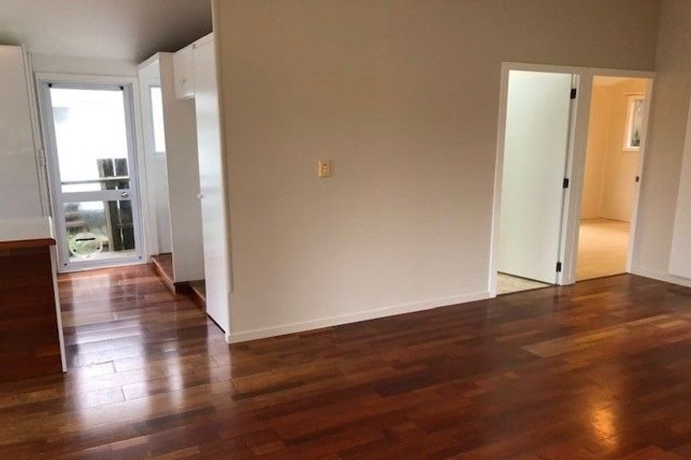 Photo of property in 16 Jayne Place, Torbay, Auckland, 0630