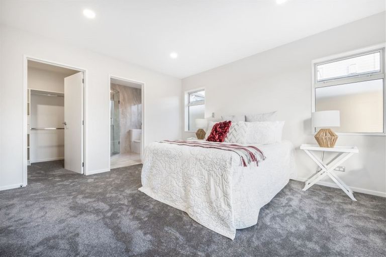 Photo of property in 12 Haku Road, Flat Bush, Auckland, 2019