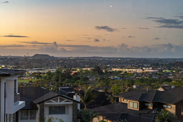 Photo of property in 45 Armstrong Farm Drive, East Tamaki Heights, Auckland, 2016