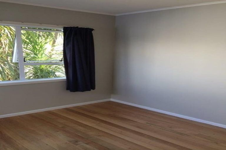 Photo of property in 45 Glen Marine Parade, Glendene, Auckland, 0602