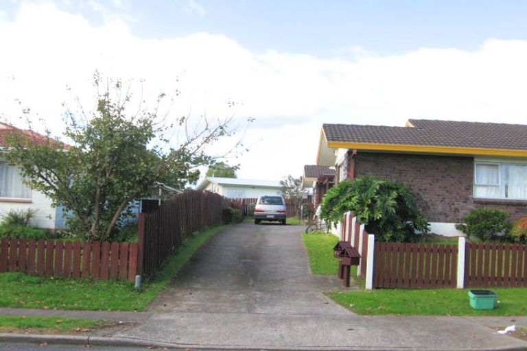 Photo of property in 37 Sikkim Crescent, Clover Park, Auckland, 2019