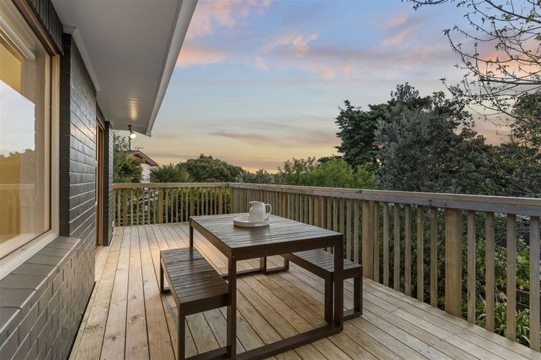 Photo of property in 68 Roberts Road, Glenfield, Auckland, 0629