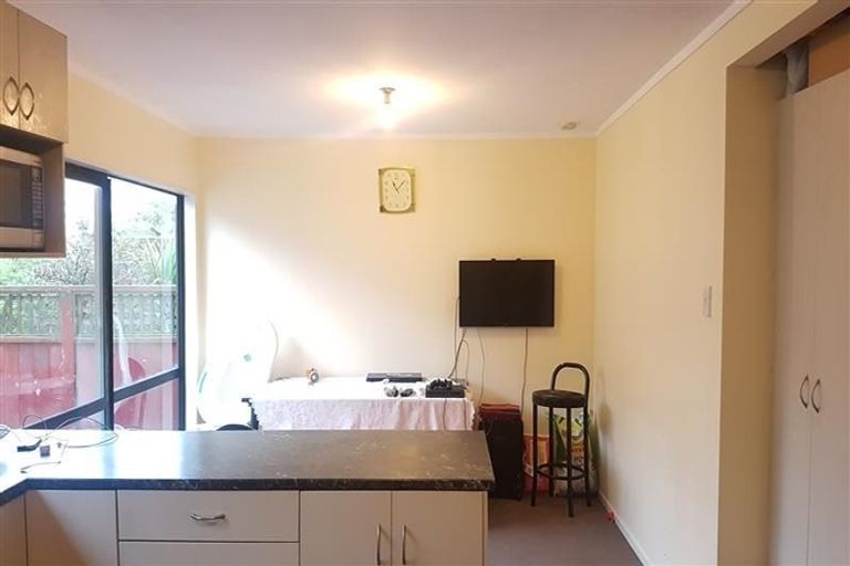 Photo of property in 103 The Parade, Island Bay, Wellington, 6023